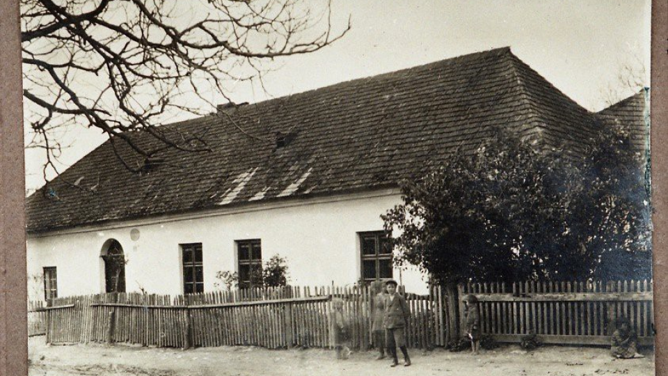 Reprofoto fotografie pôvodného domu J. M. Hurbana