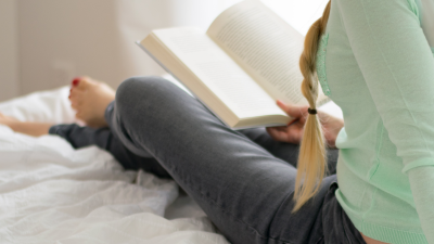 Šesť minút čítania denne vám zmení život. Knihomoľka Janka prezradila knižné tipy, ktoré sa vám zapáčia