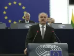 Prezident Slovenskej republiky Andrej Kiska reční počas prejavu v pléne Európskeho parlamentu.