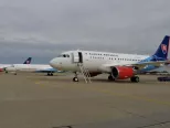 Na snímke Airbus A319 po prílete na letisko M. R. Štefánika v Bratislave 2. septembra 2017.