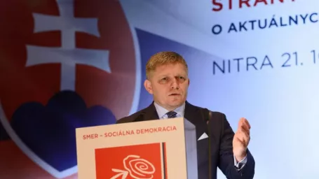 Na archívnej snímke predseda strany Smer-SD Robert Fico.