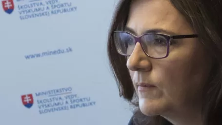 Na snímke ministerka školstva, vedy, výskumu a športu SR Martina Lubyová počas tlačovej konferencie, na ktorej informovali o výsledkoch rokovaní k téme čerpania eurofondov na vedu  a výskum. 22. septembra 2017 v Bratislave. 