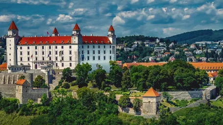 Bratislava si už našla svoje miesto na mape. Je srdcom Európy.