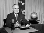  Na archívnej snímke z 1. septembra 1945 americký prezident Harry Truman.