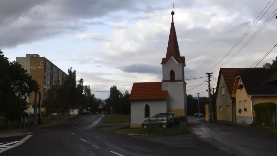 Na archívnej snímke pohľad na obec Necpaly.