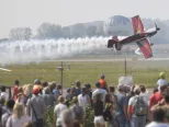 Na snímke maďarský akrobatický pilot Zoltán Veres na lietadle MXS počas Košického leteckého dňa na letisku v Košiciach 8. septembra 2018. 