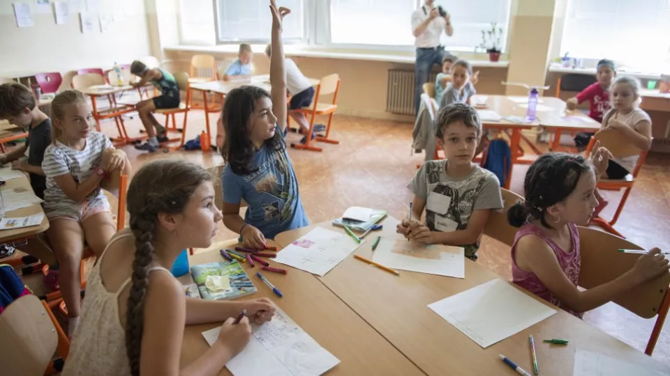  Letná škola je súčasťou programu Teach for Slovakia a funguje ako medzistupeň medzi ročníkmi a vďaka individuálnemu prístupu podporuje napredovanie každého žiaka.