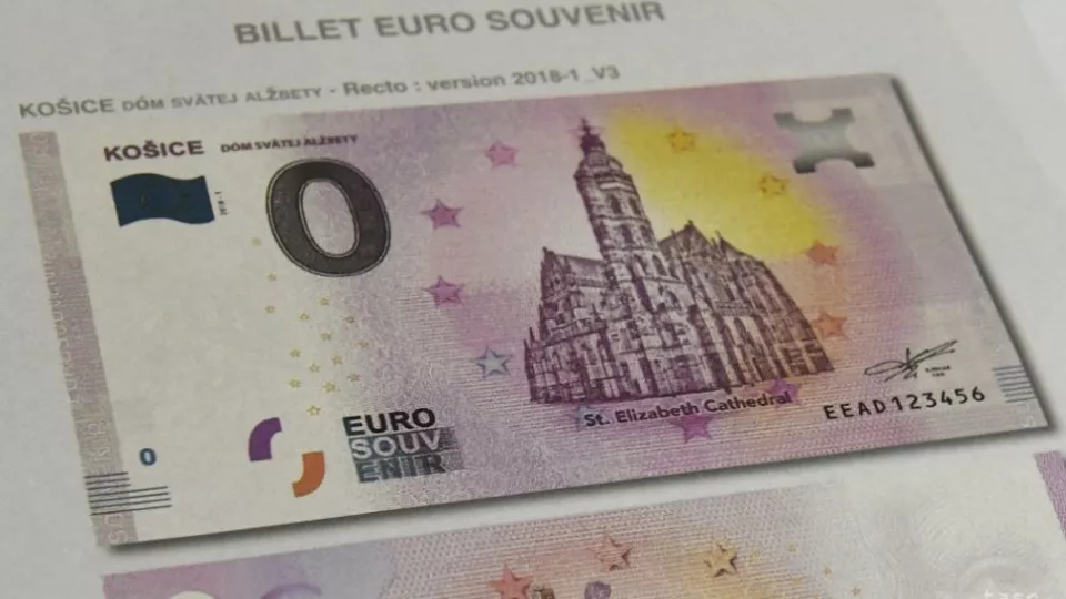 Na archívnej snímke je návrh eurobankovky s nulovou hodnotou. Autorom je košický zberateľ platidiel Ivan Harajda. 15. mája 2018.