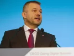 Na snímke predseda vlády SR Peter Pellegrini počas príhovoru na digitálnom summite OECD v Paríži v pondelok 11. marca 2019. 