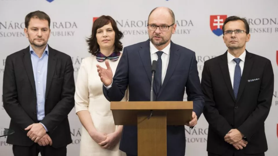 Na archívnej snímke zľava Igor Matovič (OĽaNO), Veronika Remišová (OĽaNO), Richard Sulík (SaS) a Ľubomír Galko (SaS).