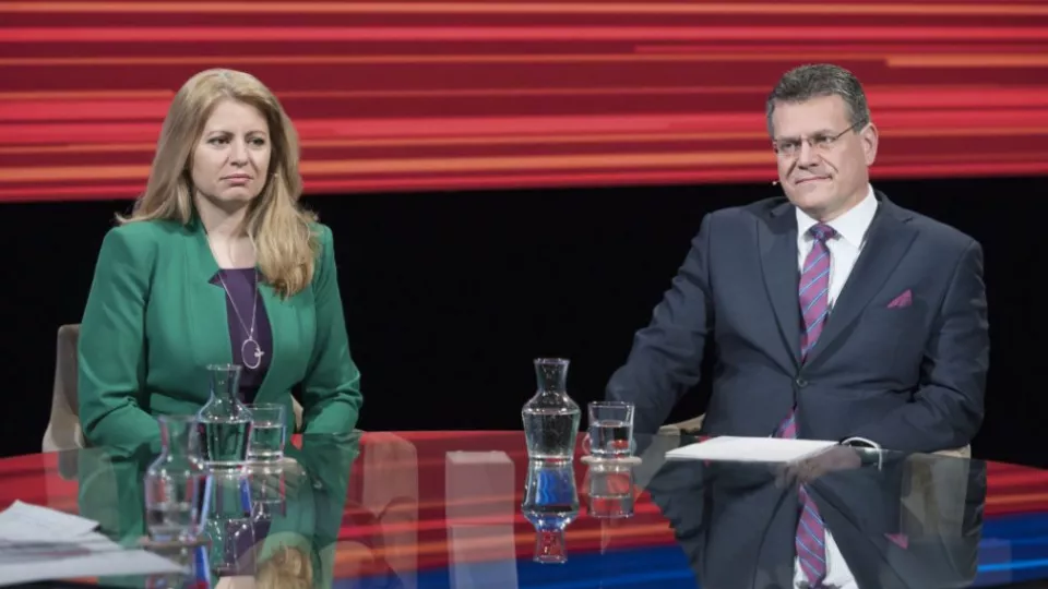 Na archívnej snímke kandidáti na prezidenta SR Zuzana Čaputová a Maroš Šefčovič.