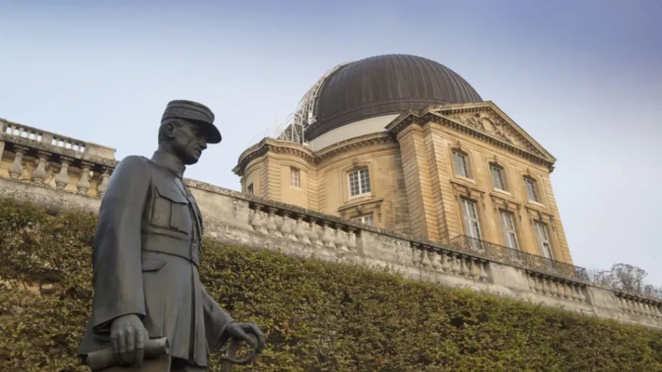 Na snímke socha M. R. Štefánika v observatóriu 19. októbra 2018 v Meudone na predmestí Paríža.