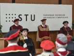 Na snímke uprostred v pozadí novozvolený rektor Slovenskej technickej univerzity (STU) v Bratislave Miroslav Fikar počas slávnostnej inaugurácie nových akademických funkcionárov STU v Bratislave 15. mája 2019 v Bratislave.