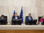 Na archívnej snímke zľava podpredseda vlády SR a minister životného prostredia SR  László Sólymos,  predseda vlády SR Peter Pellegrini, podpredseda vlády SR pre investície a informatizáciu Richard Raši  a podpredsedníčka vlády a ministerka pôdohospodárstva a rozvoja vidieka SR Gabriela Matečná.