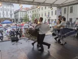 Na snímke folklórny súbor Liptár z austrálskeho Melbourne počas vystúpenia na Hlavnom námestí v Bratislave k pamätnému Dňu zahraničných Slovákov 5. júla 2018.