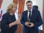 Na snímke predsedníčka Súdnej  rady Jana Bajánková (vľavo) a predseda Národnej rady  Slovenskej republiky Andrej Danko (vpravo), ktorý sa zúčastnil slávnostného zasadnutia Súdnej  rady  SR pri príležitosti otvorenia nových priestorov Súdnej rady.