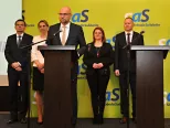 Na snímke zľava podpredseda strany Sloboda a Solidarita (SaS ) Ľubomír Galko, podpredsedkyňa SaS  Jana Kiššová, predseda SaS  Richard Sulík, predsedkyňa poslaneckého klubu Natália Blahová a generálny manažér Michal Foltin počas tlačovej konferencie po 11. kongrese  strany Sloboda a Solidarita (SaS ) 7. apríla 2018 v Žiline.