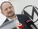 Na snímke nezaradený poslanec NR SR Zsolt Simon počas tlačovej konferencie k výsledkom zbierania podpisov na registráciu novej politickej strany Magyar Fórum – Maďarské fórum v Bratislave 11. januára 2019.