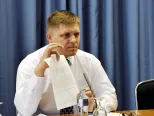 Poslanec Robert Fico