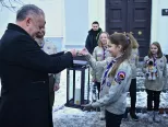 Takto prijímal Andrej Kiska lampáš s Betlehemským svetlom v roku 2018