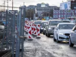 Na snímke dopravné obmedzenia v okolí autobusovej stanice na Mlynských nivách v Bratislave