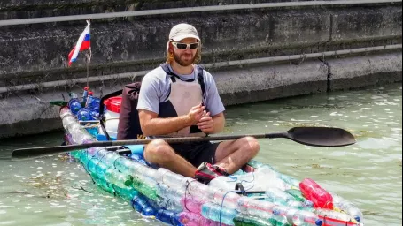 Tomáš Ščepka dokumentárny film PET kajak PROJEKT aj režíroval.