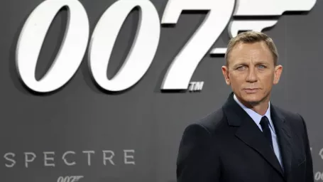 Daniel Craig