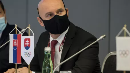 Na snímke zľava minister školstva, vedy, výskumu a športu SR Branislav Gröhling