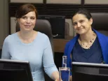 Na snímke zľava ministerka investícií, regionálneho rozvoja a informatizácie SR Veronika Remišová (Za ľudí) a ministerka spravodlivosti Mária Kolíková (Za ľudí)