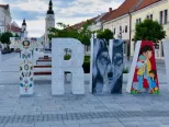 Hashtag TRNAVA na pešej zóne sa na podporu kultúry zmenil na ART