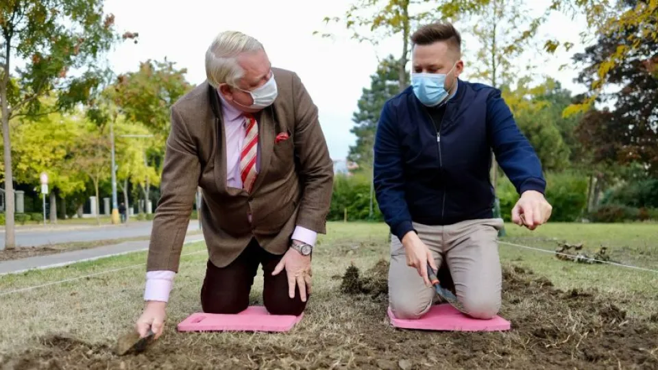 Holandský veľvyslanec na Slovensku Henk Cor van der Kwast a bratislavský primátor Matúš Vallo