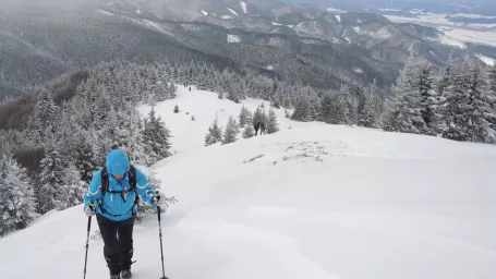 Na snímke turisti počas zimnej turistiky na trase Malá Fatra - Martinské hole.