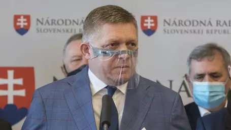 Na snímke predseda strany Smer-SD Robert Fico.