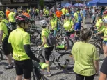 Na snímke účastníci v cieli 4. ročníka osvetového cyklistického podujatia 