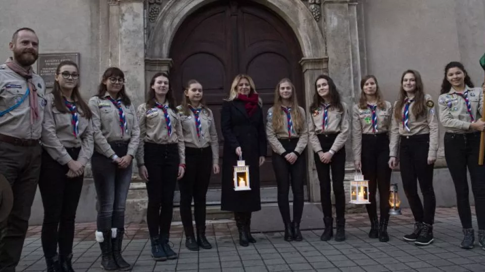 Takto si prevzala Betlehemské svetlo prezidentka Zuzana Čaputová minulý rok