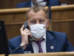 Na snímke predseda NRSR  Boris Kollár (Sme rodina) telefonuje počas 32 . schôdze  Národnej rady SR v Bratislave 17. júna 2021.