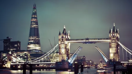 Tower Bridge v Londýne