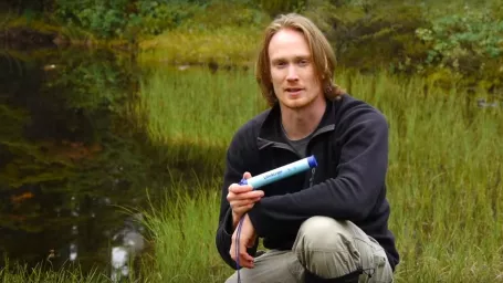 Trubica LifeStraw, ktorá dokáže zachrániť život.