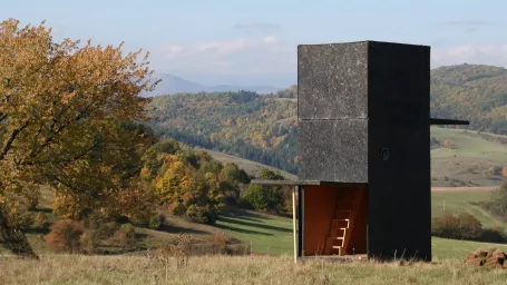 Trojica Slovákov navrhla jedinečnú rozhľadňu, ktorá zaujala aj zahraničných expertov na architektúru.