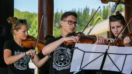 Hudobníci z orchestra Virtuoso.