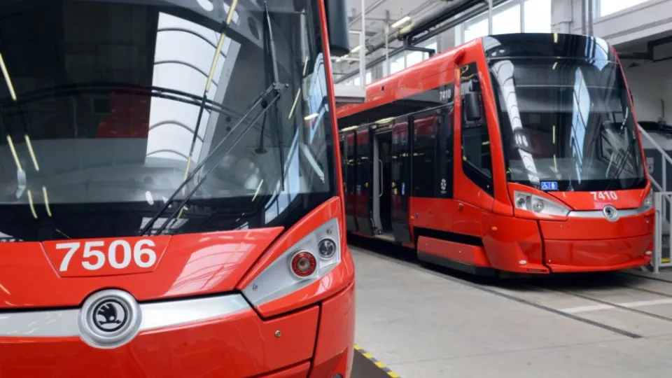 Na snímke električky vo vozovni DPB Bratislava -Jurajov dvor.