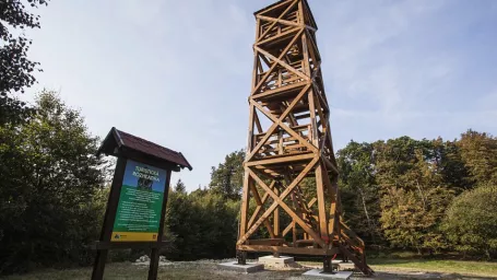 Na snímke nová turistická rozhľadňa v rekreačnom areáli Americké námestie na Kamzíku počas jej oficiálneho otvorenia v Bratislave 28. septembra 2016.