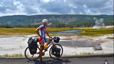 32-ročný Karol Voltemár sa nedávno vrátil z cesty okolo sveta na bicykli.