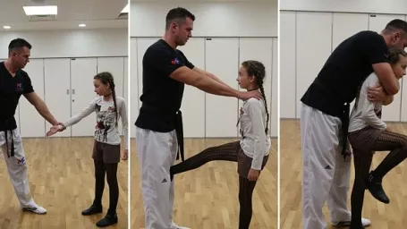 Matt Fiddes s pomocou 11-ročnej Melissy ukazuje, ako sa dieťa môže ubrániť pred útočníkom.