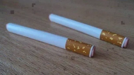 Tvárilo sa to ako cigareta, no v skutočnosti išlo o nevinnú žuvačku, po ktorej deti šaleli.