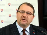 Europoslanec Branislav Škripek